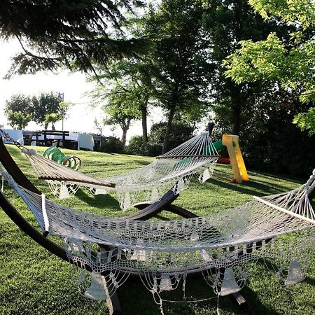Hotel Tetto Delle Marche - Ristorante Dei Conti Чинголи Екстериор снимка